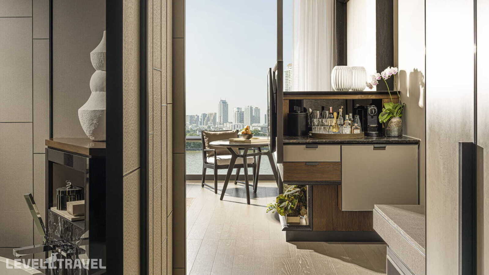 фотографии номера Премьер с видом на реку (две односпальные кровати) отеля Four Seasons Hotel Bangkok at Chao Phraya River в Таиланд(Бангкок) - фото №2