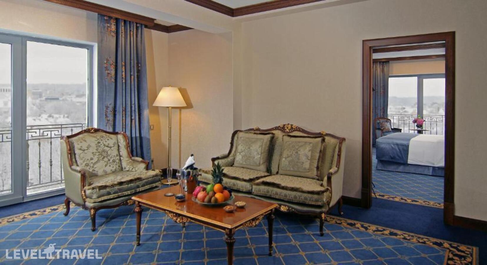 фотографии номера Представительский люкс с видом на город отеля Orion Hotel Bishkek в Киргизия(Бишкек) - фото №2