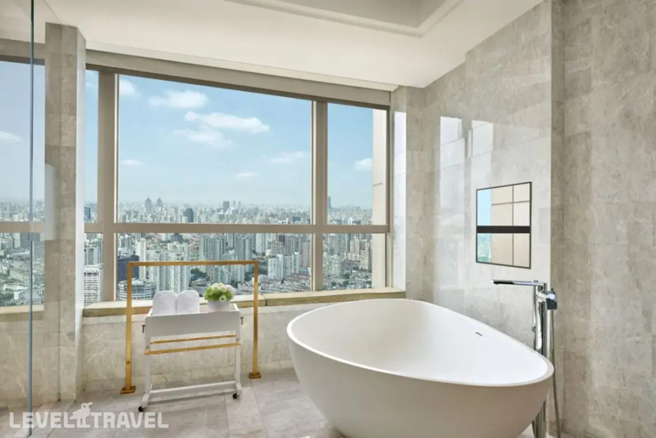 фотографии номера Двухместный люкс St. Regis двуспальная кровать отеля The St. Regis Shanghai Jingan в Китай(Шанхай) - фото №2