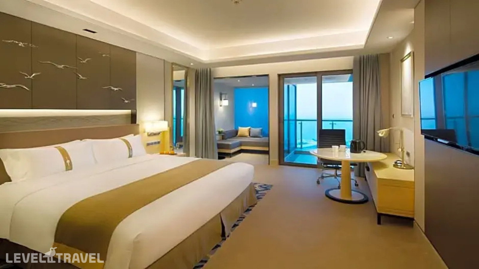 фотографии номера Премиум с видом на море отеля Holiday Inn Haikou West Coast, An Ihg Hotel в Китай(Хайкоу) - фото №4