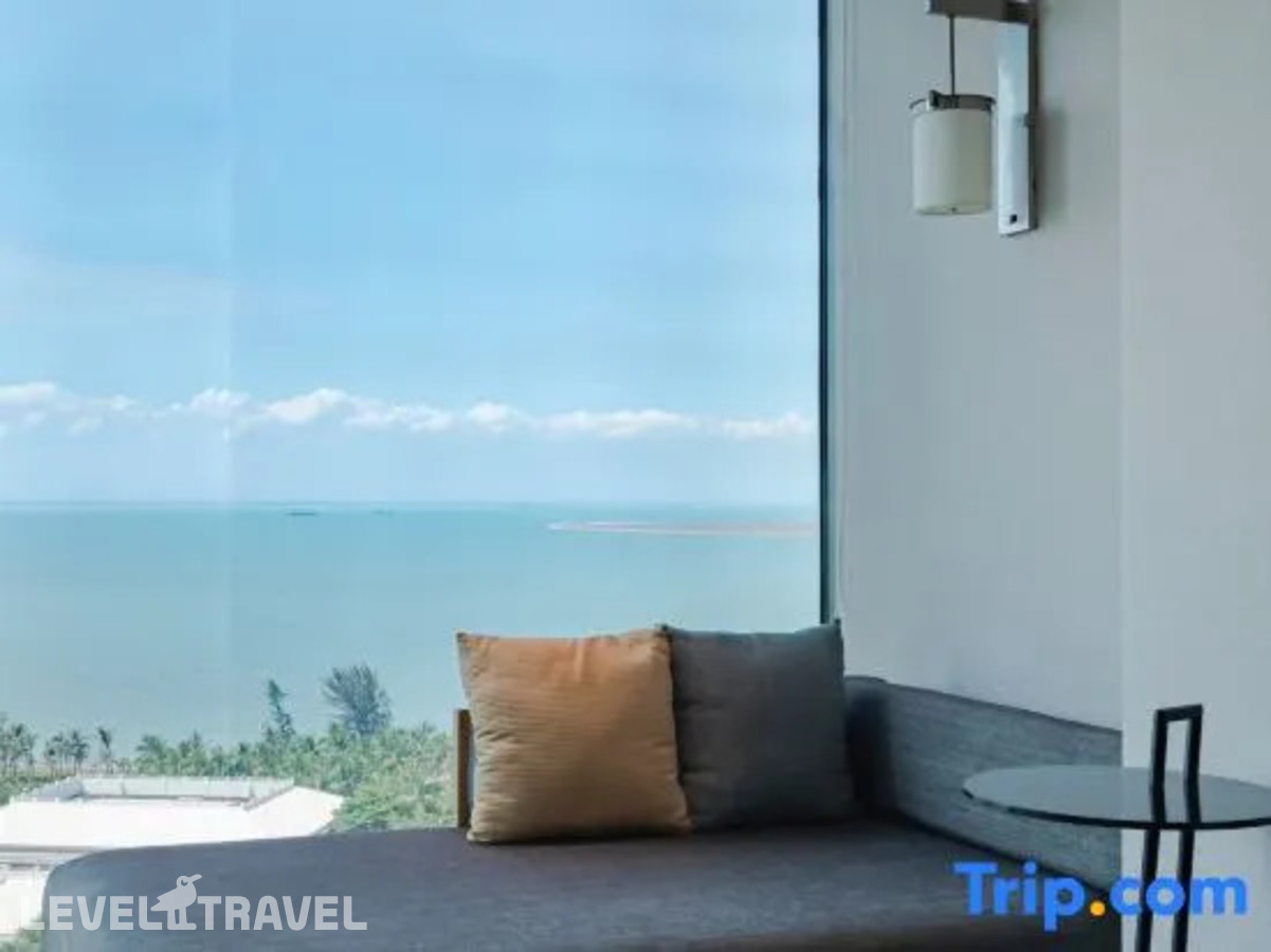 фотографии номера Премиум с видом на море отеля Holiday Inn Haikou West Coast, An Ihg Hotel в Китай(Хайкоу) - фото №13