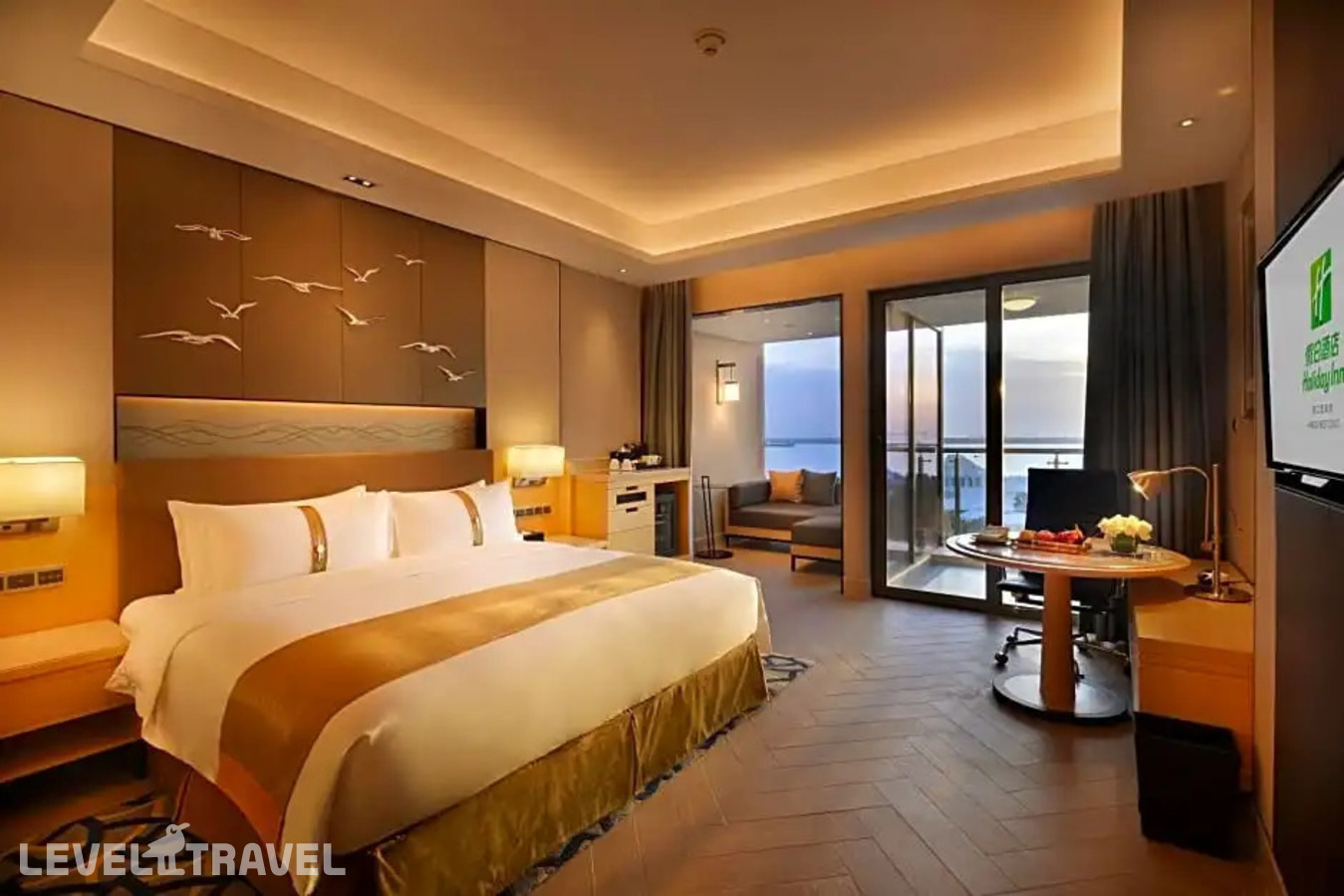 фотографии номера Премиум с видом на море отеля Holiday Inn Haikou West Coast, An Ihg Hotel в Китай(Хайкоу) - фото №3