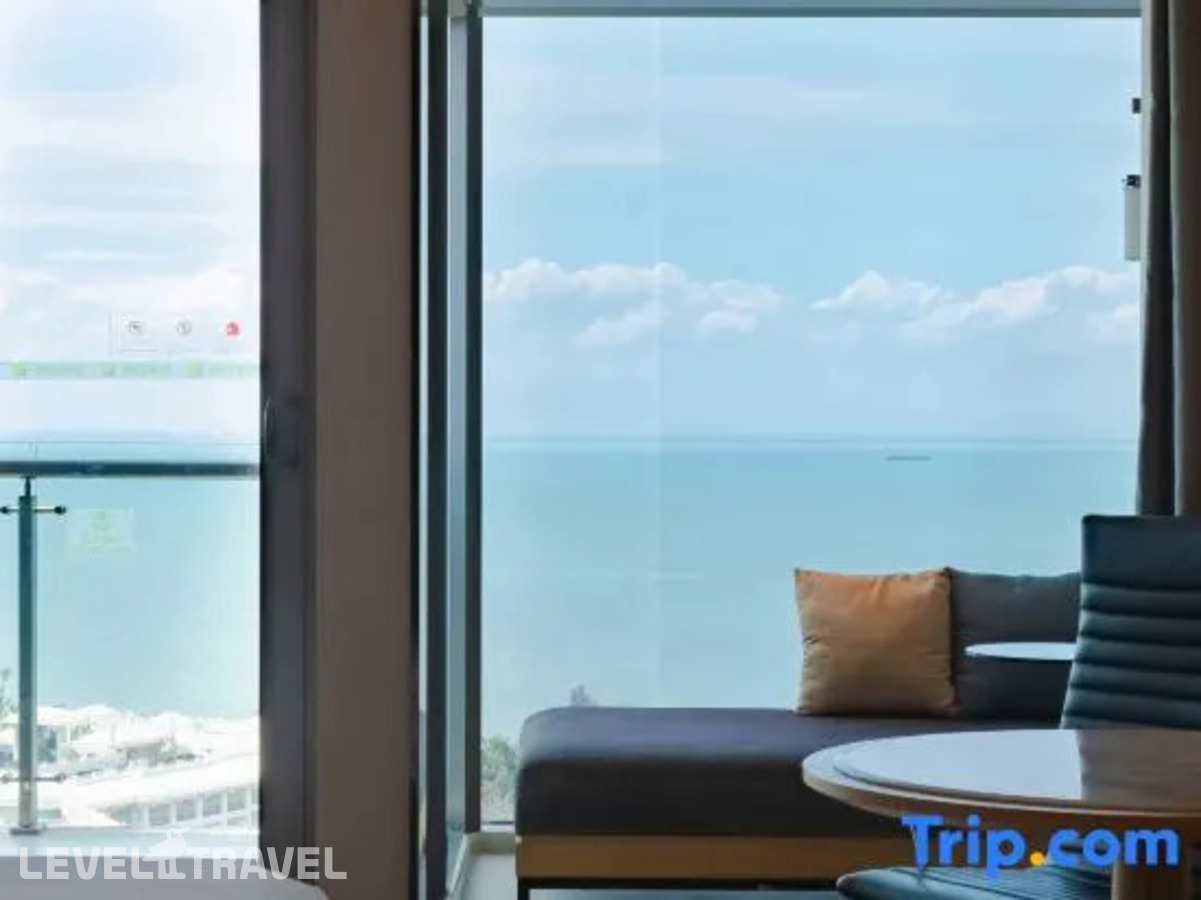 фотографии номера Премиум с видом на море отеля Holiday Inn Haikou West Coast, An Ihg Hotel в Китай(Хайкоу) - фото №11