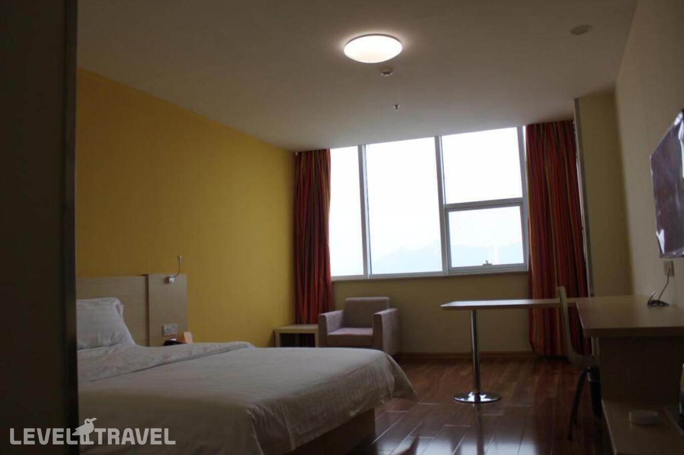 фотографии номера Одноместный номер отеля 7 Days Inn Guangzhou Shangxiajiu Branch в Китай(Гуанчжоу) - фото №1