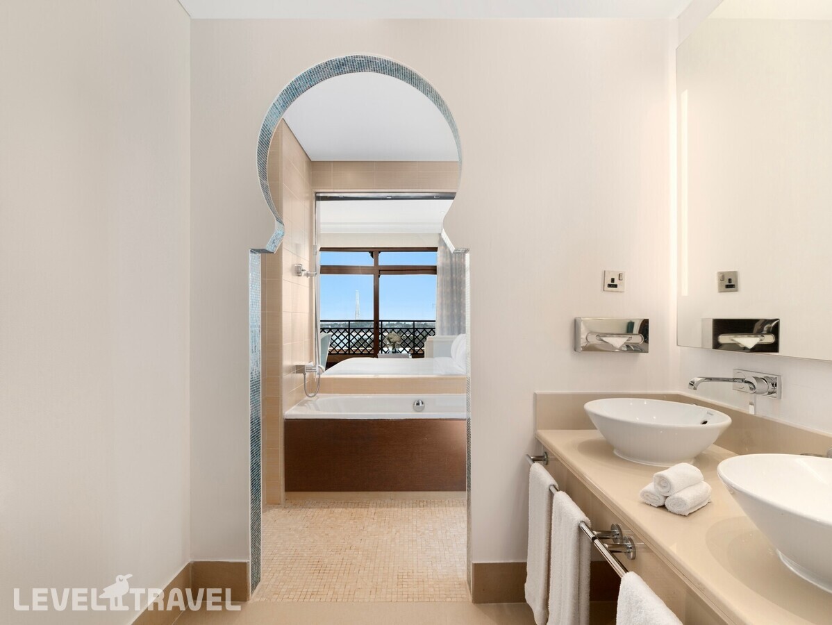 фотографии номера Роскошный люкс (2 спальни) отеля Rixos Al Mairid Ras Al Khaimah в ОАЭ(Рас-аль-Хайма) - фото №4
