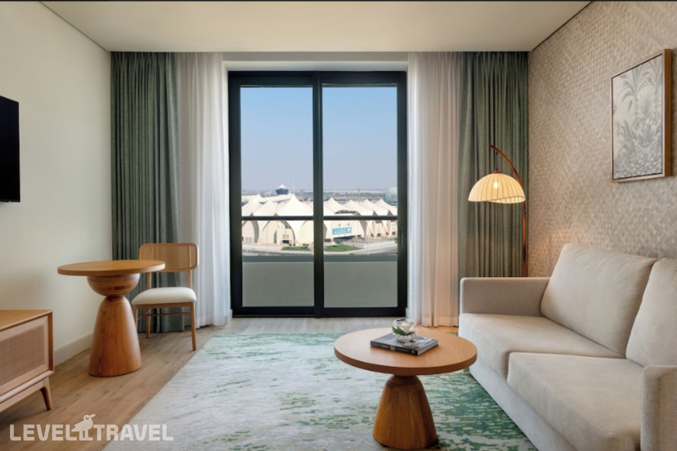 фотографии номера Люкс с видом на площадь отеля Yas Plaza Mangroves Hotel (Ex. Radisson Blu Abu Dhabi Yas Island) в ОАЭ(остров Яс) - фото №5