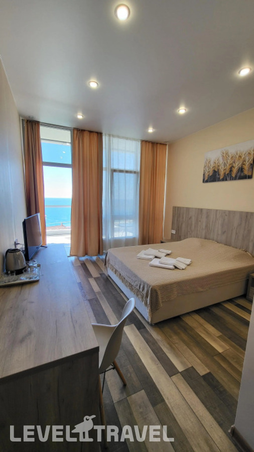 Трёхместный номер Comfort с балконом и с красивым видом из окна — фото 3