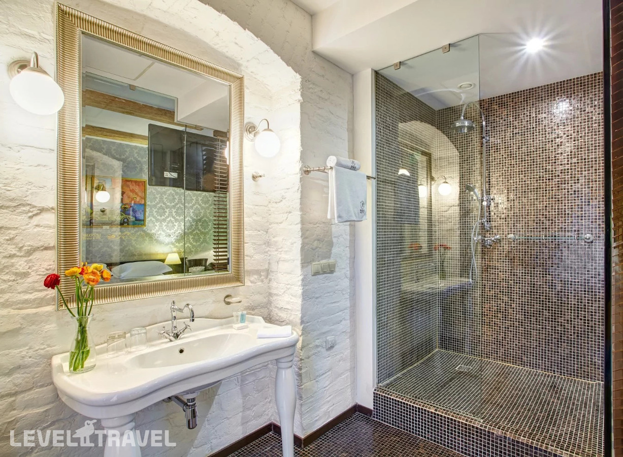 фотографии номера Улучшенный с видом на двор отеля Rossi Boutique Hotel & Spa в Россия(Центральный район) - фото №5