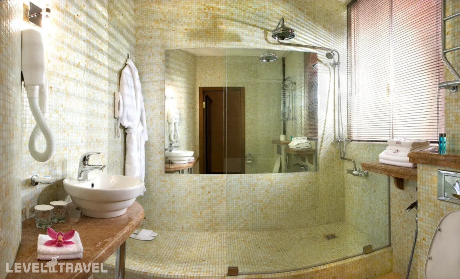 фотографии номера Делюкс с видом на реку (две односпальные кровати) отеля Rossi Boutique Hotel & Spa в Россия(Центральный район) - фото №4