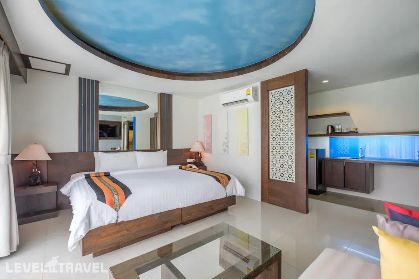 фотографии номера Делюкс с видом на сад с балконом отеля Naina Resort & Spa в Таиланд(Патонг Бич) - фото №1