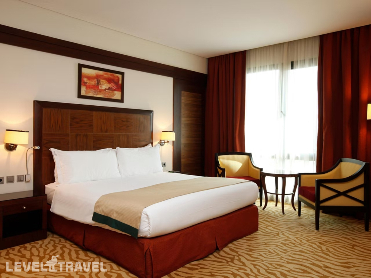 фотографии номера Премиум с видом на город отеля Holiday Inn Riyadh-Olaya, an IHG Hotel в Саудовская Аравия(Эр-Рияд) - фото №2