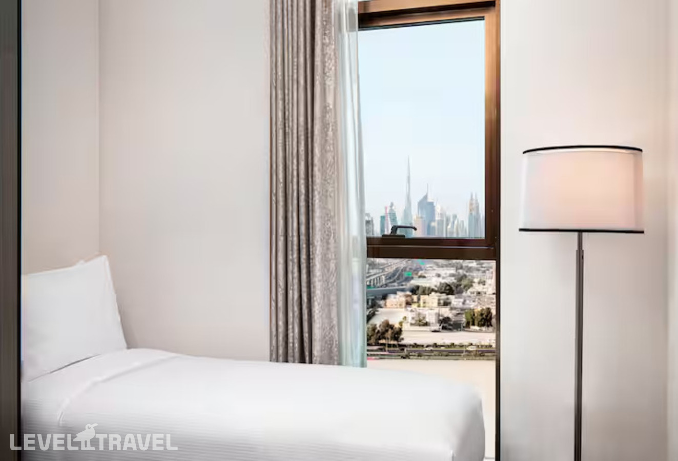 фотографии номера Люкс (3 спальни) отеля Doubletree By Hilton Dubai M Square Hotel & Residences в ОАЭ(Бар Дубай) - фото №2