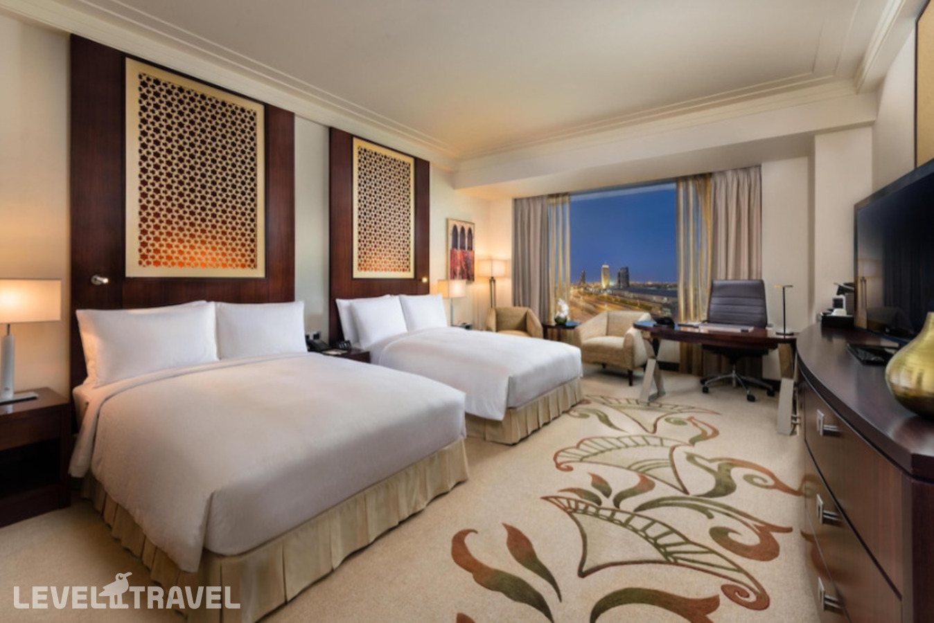 фотографии номера Делюкс с видом на город отеля Conrad Dubai (Ex. Conrad Dubai By Hilton) в ОАЭ(Дубай Джумейра) - фото №4