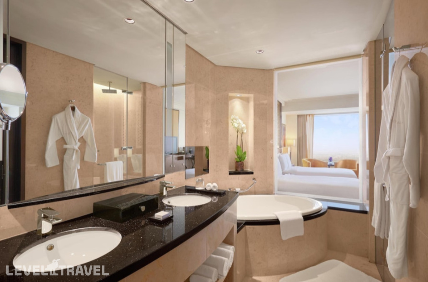 фотографии номера Делюкс с видом на город отеля Conrad Dubai (Ex. Conrad Dubai By Hilton) в ОАЭ(Дубай Джумейра) - фото №7