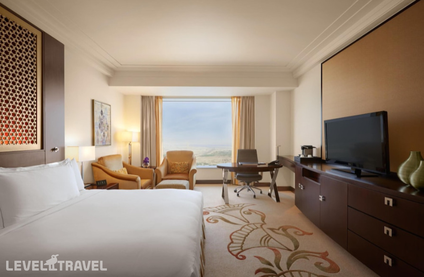 фотографии номера Делюкс с видом на город отеля Conrad Dubai (Ex. Conrad Dubai By Hilton) в ОАЭ(Дубай Джумейра) - фото №12