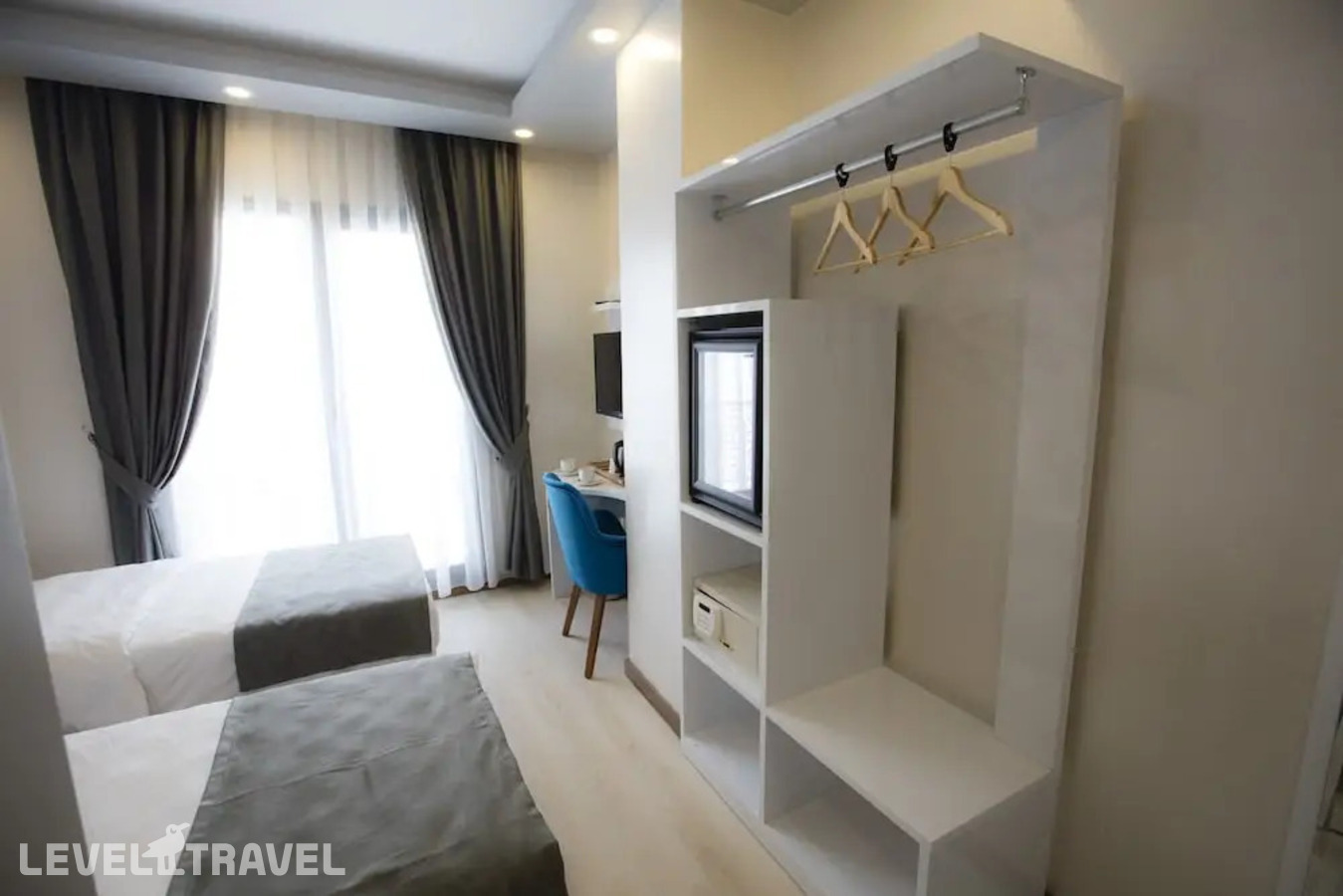 фотографии номера Делюкс (две односпальные кровати) отеля Royal Inci Airport Hotel в Турция(Кючюкчекмедже) - фото №2
