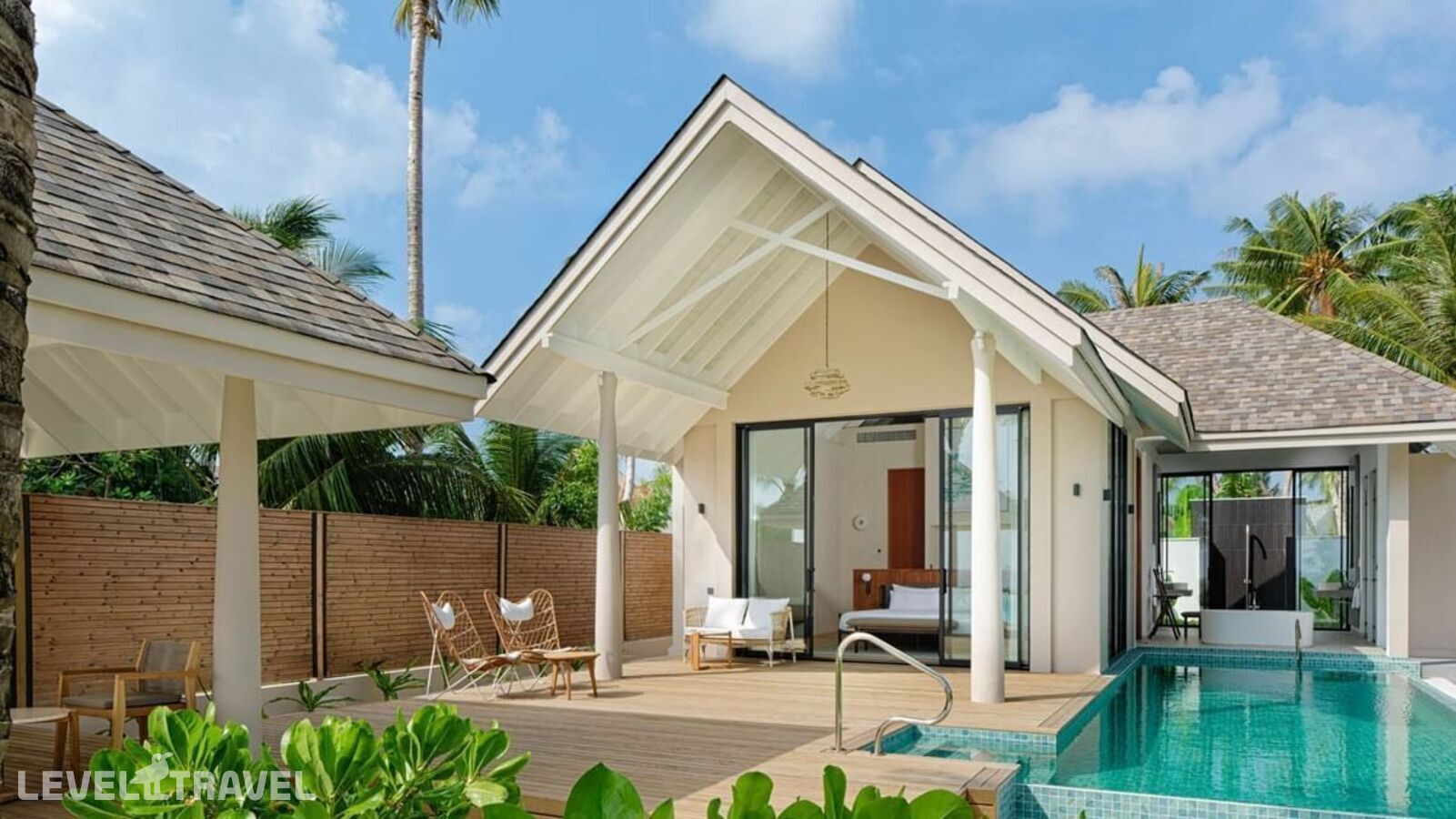 фотографии номера Пляжная вилла делюкс отеля Ananea Madivaru Maldives в Мальдивы(Северный Ари Атолл) - фото №1