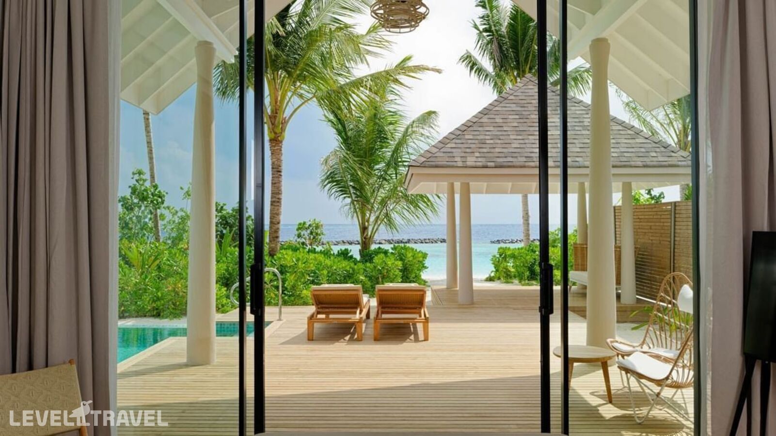 фотографии номера Пляжная вилла делюкс отеля Ananea Madivaru Maldives в Мальдивы(Северный Ари Атолл) - фото №7