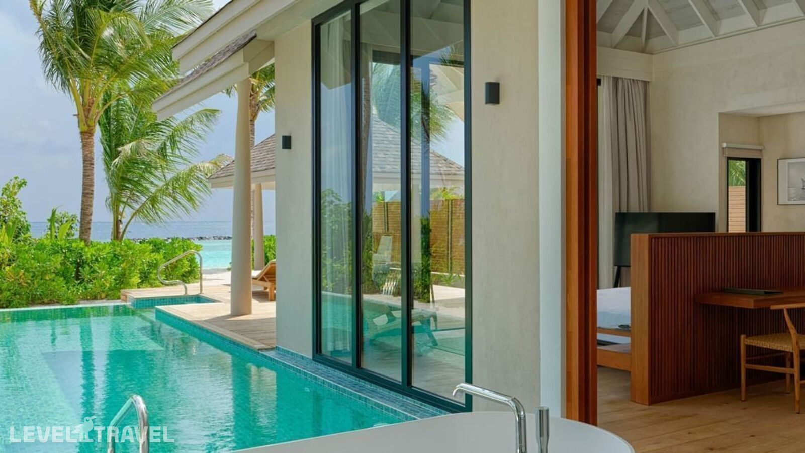 фотографии номера Пляжная вилла делюкс отеля Ananea Madivaru Maldives в Мальдивы(Северный Ари Атолл) - фото №3