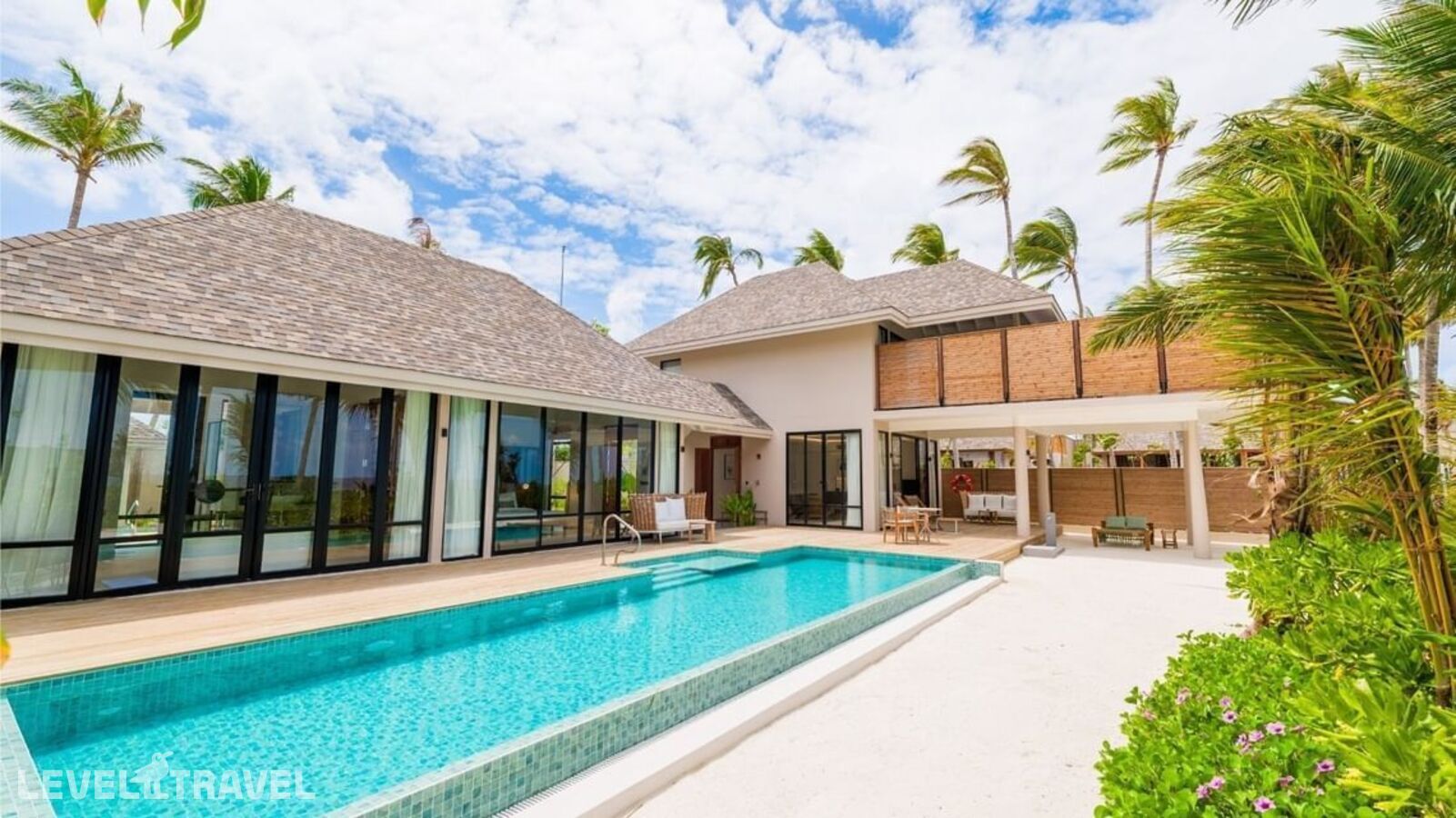 фотографии номера Пляжная резиденция (3 спальни) отеля Ananea Madivaru Maldives в Мальдивы(Северный Ари Атолл) - фото №1