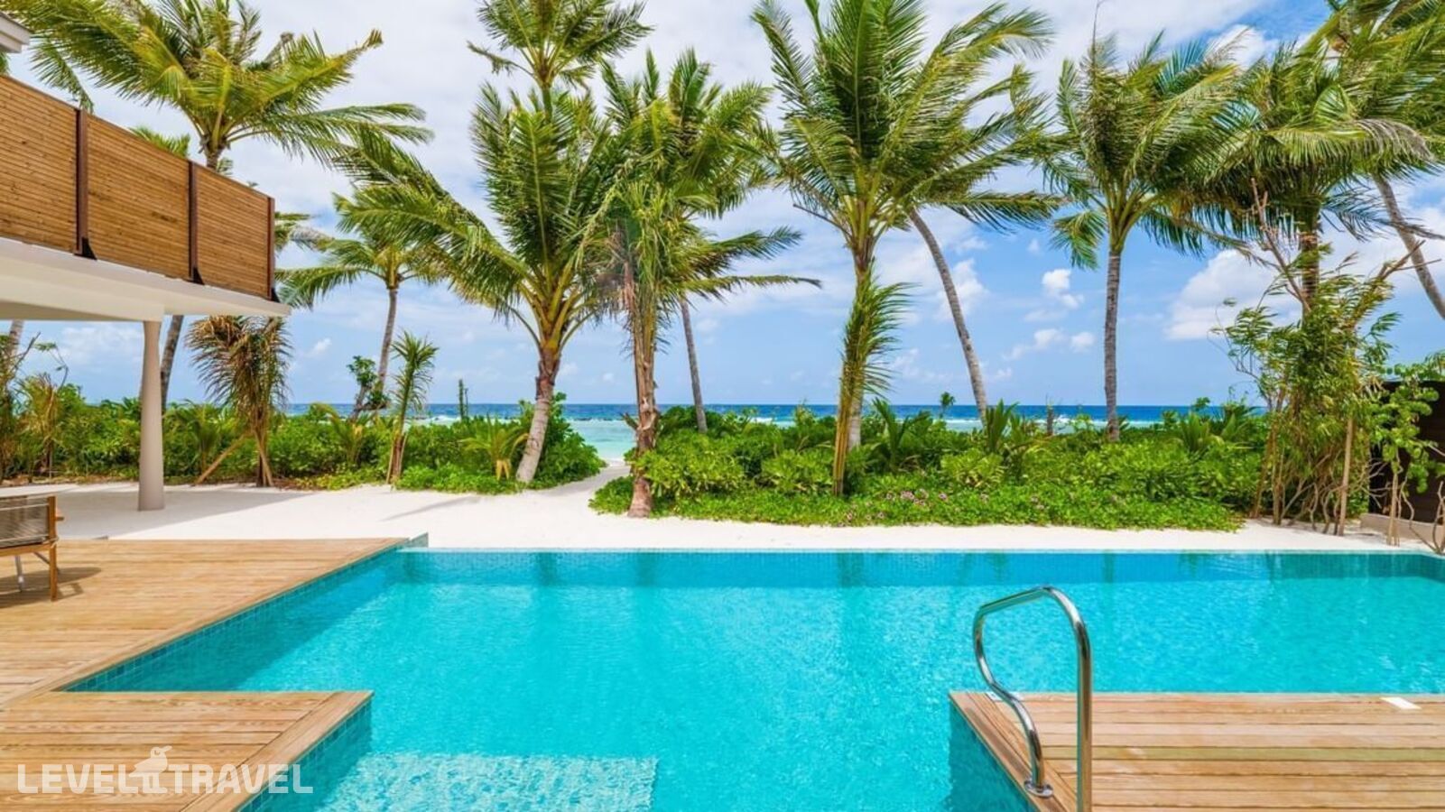 фотографии номера Пляжная резиденция (3 спальни) отеля Ananea Madivaru Maldives в Мальдивы(Северный Ари Атолл) - фото №2