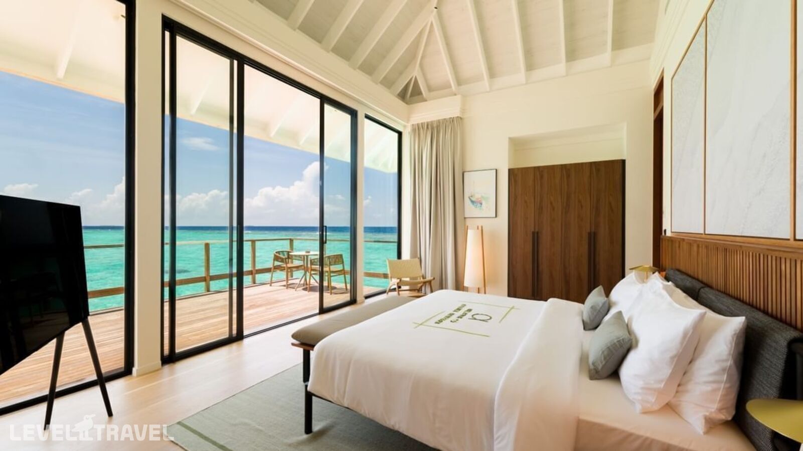 фотографии номера Резиденция над водой (3 спальни) отеля Ananea Madivaru Maldives в Мальдивы(Северный Ари Атолл) - фото №2