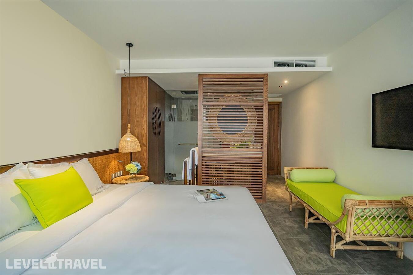 фотографии номера Делюкс с видом на море отеля The Signature Hotel Nha Trang в Вьетнам(Нячанг) - фото №3
