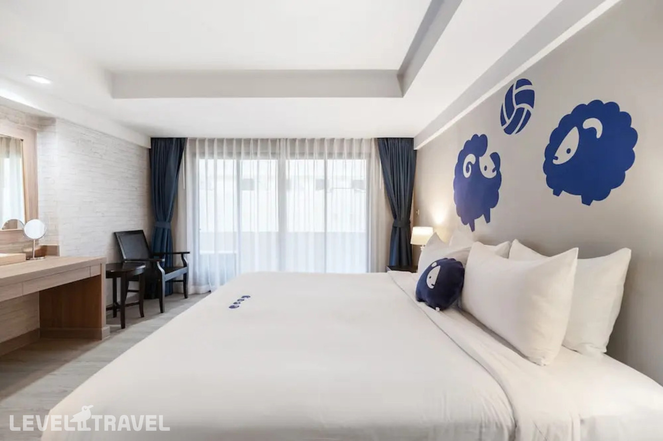 фотографии номера Двухместный номер Koko Couple двуспальная кровать отеля Kokotel Phuket Patong (Ex. White Sand Resortel) в Таиланд(Патонг Бич) - фото №3