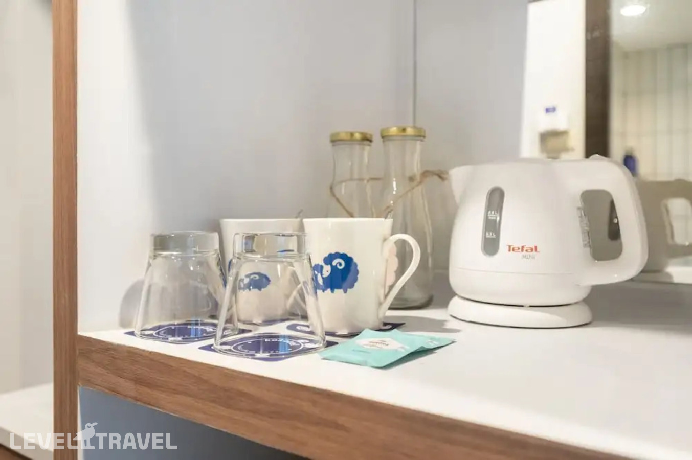 фотографии номера Двухместный номер Koko Couple двуспальная кровать отеля Kokotel Phuket Patong (Ex. White Sand Resortel) в Таиланд(Патонг Бич) - фото №13