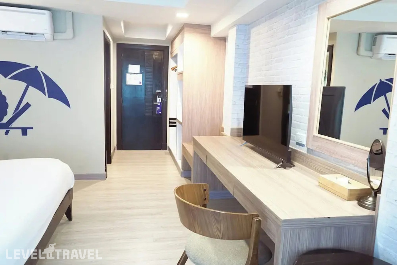фотографии номера Двухместный номер Koko Couple двуспальная кровать отеля Kokotel Phuket Patong (Ex. White Sand Resortel) в Таиланд(Патонг Бич) - фото №8