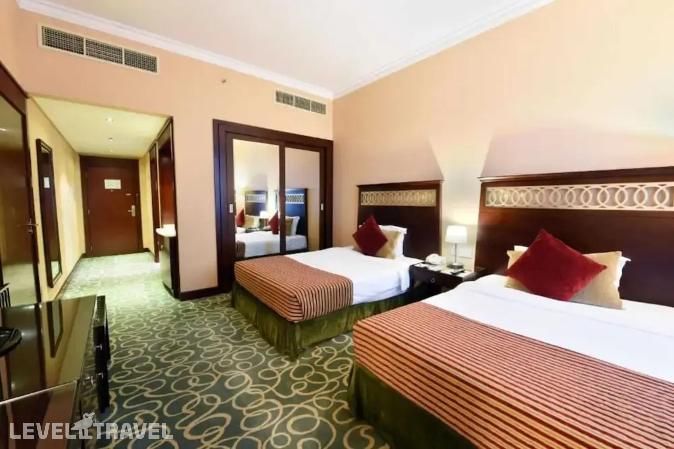 фотографии номера Улучшенный (две односпальные кровати) отеля Concorde Hotel Fujairah в ОАЭ(Фуджейра) - фото №5