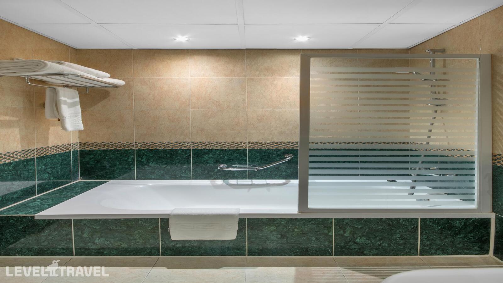 фотографии номера Семейный люкс отеля Triumph Plaza Hotel в Египет(Каир) - фото №2