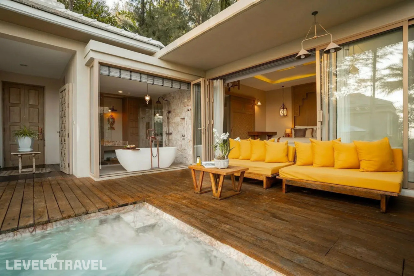 фотографии номера Двухместная вилла Pool Beach двуспальная кровать отеля Devasom Khao Lak Beach Resort & Villas в Таиланд(Као Лак) - фото №5
