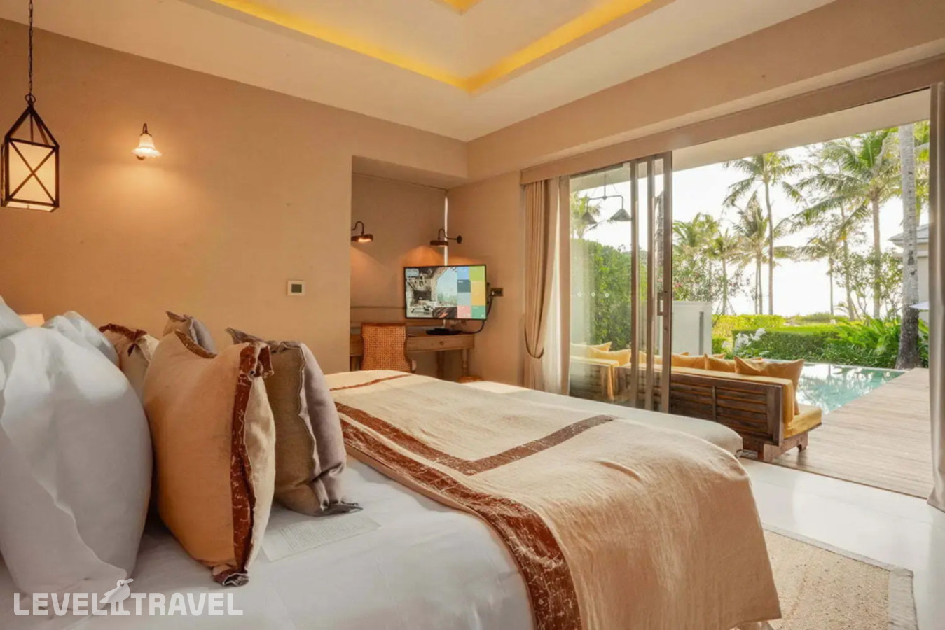 фотографии номера Двухместная вилла Pool Beach двуспальная кровать отеля Devasom Khao Lak Beach Resort & Villas в Таиланд(Као Лак) - фото №2