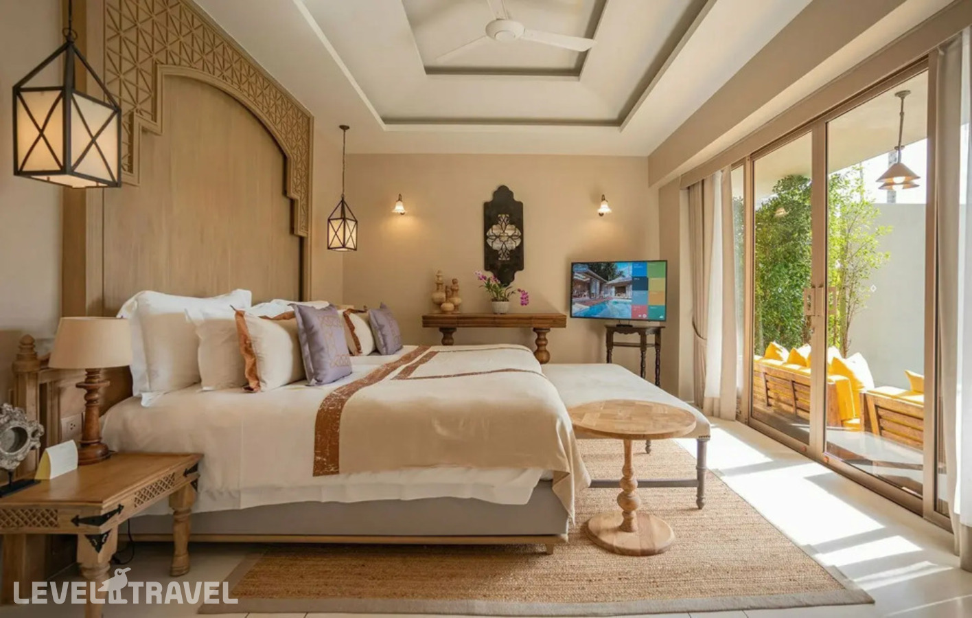 фотографии номера Двухместная вилла Pool Beach двуспальная кровать отеля Devasom Khao Lak Beach Resort & Villas в Таиланд(Као Лак) - фото №1