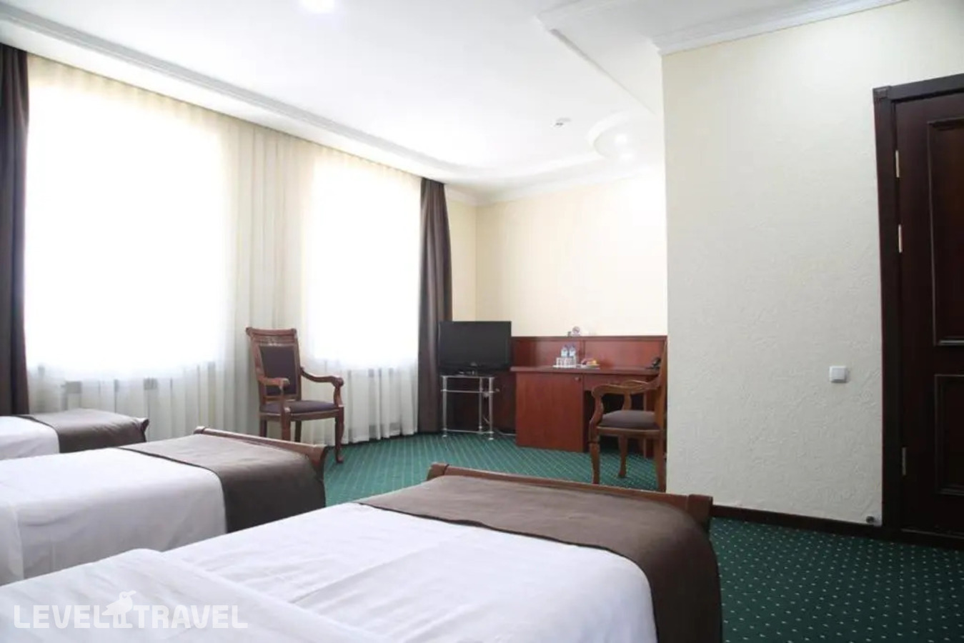 фотографии номера Трехместный номер отеля Grand Nur Hotel в Узбекистан(Ташкент) - фото №6