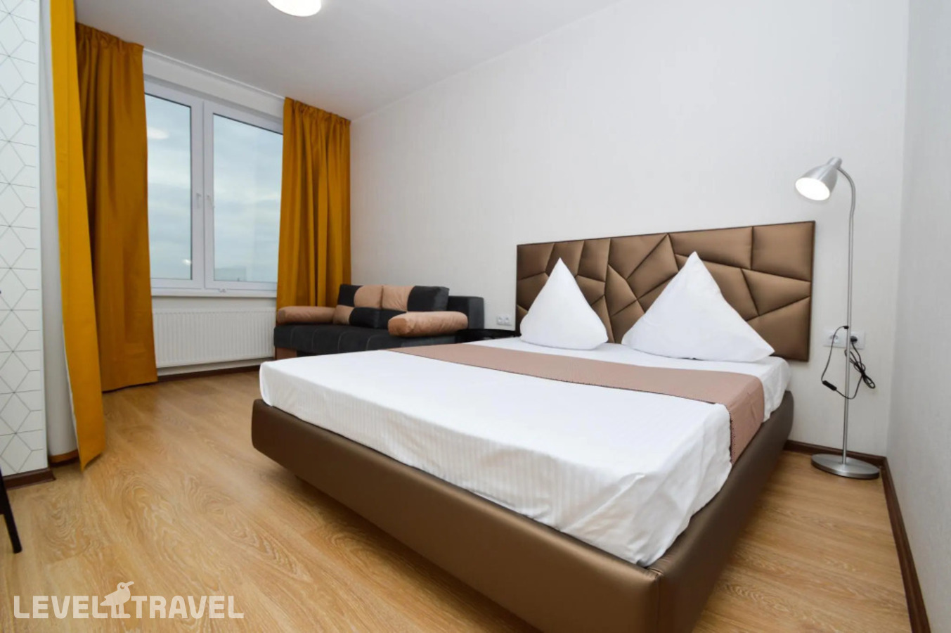 фотографии номера Апартаменты отеля Guest House (Гест Хаус) на Стрелочников в Россия(Екатеринбург) - фото №1