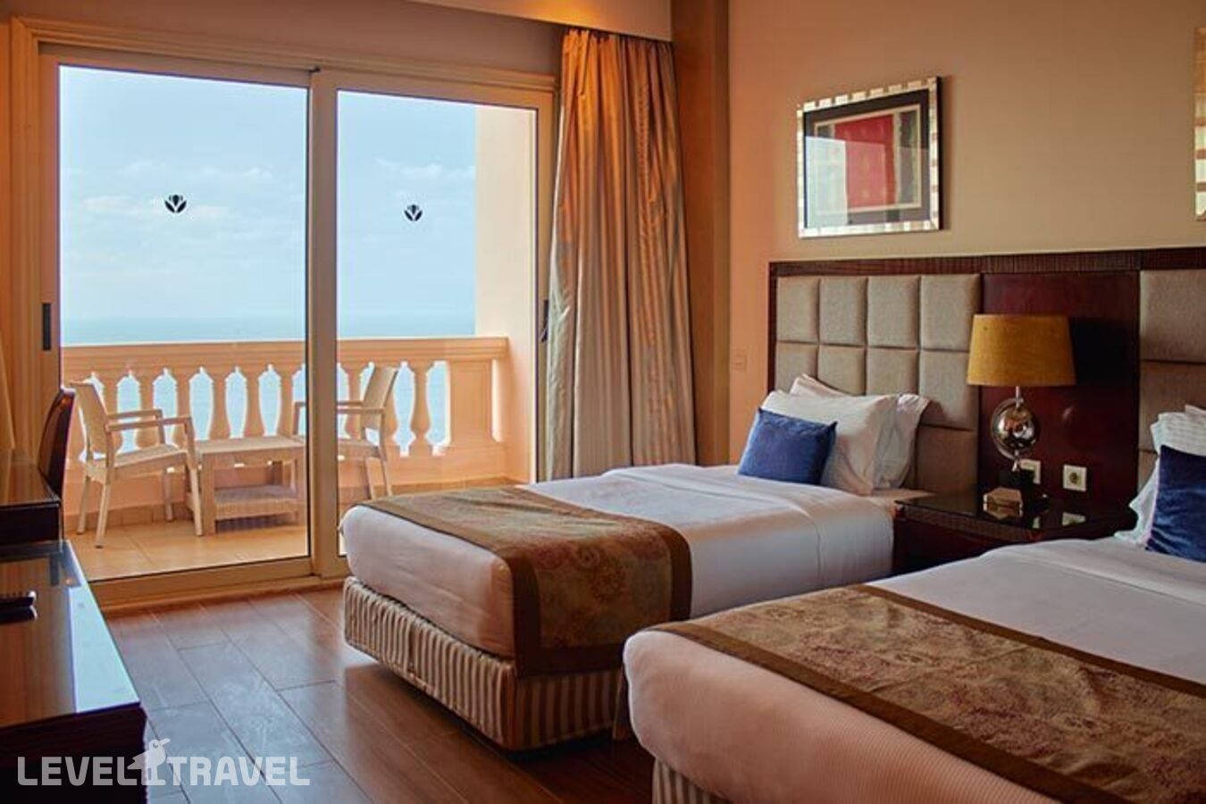 фотографии номера Представительский люкс с видом на город отеля Tolip Hotel Alexandria в Египет(Александрия) - фото №1
