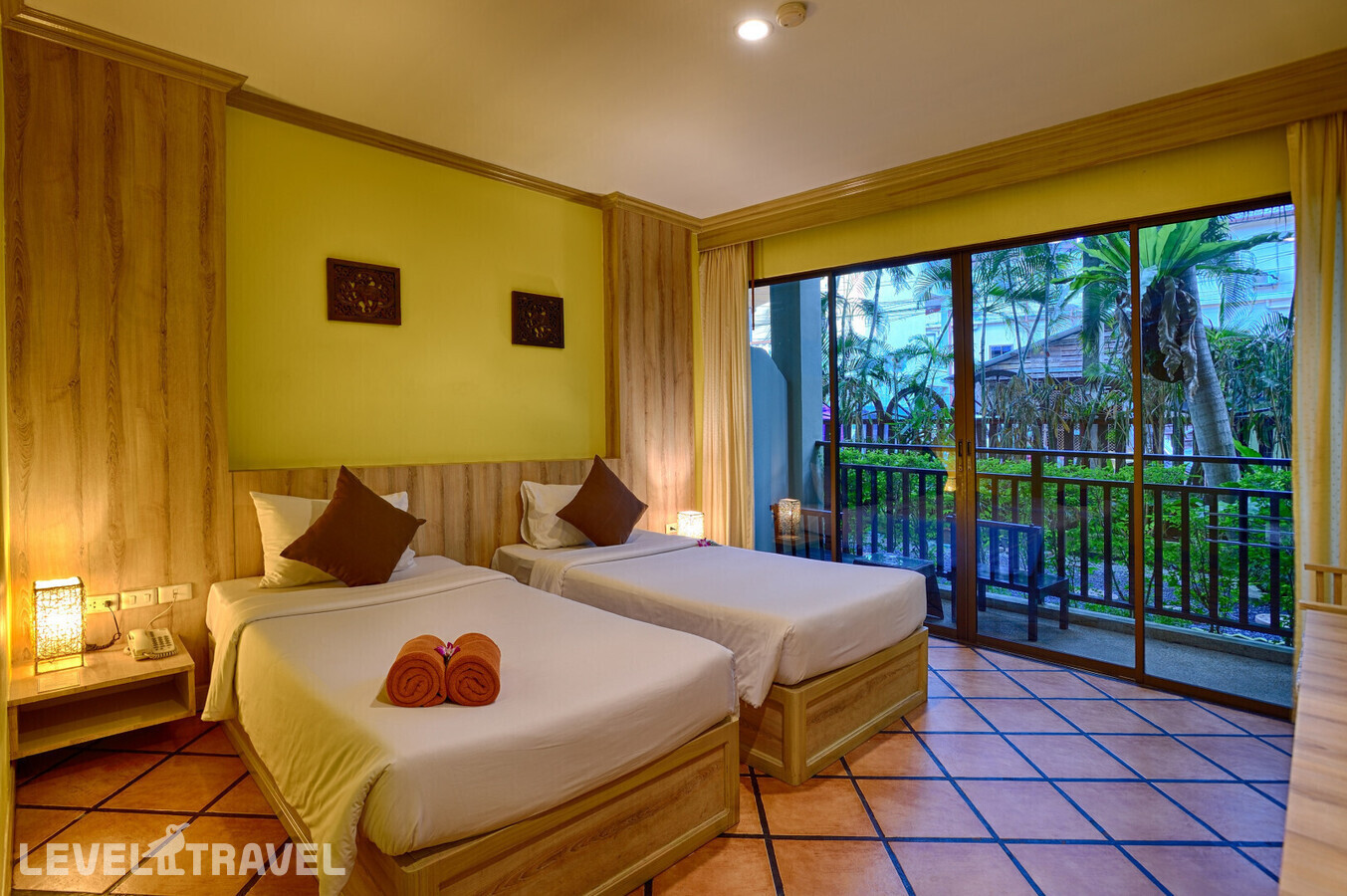 фотографии номера Улучшенный с видом на город отеля Phuket Island View Hotel в Таиланд(Карон Бич) - фото №2