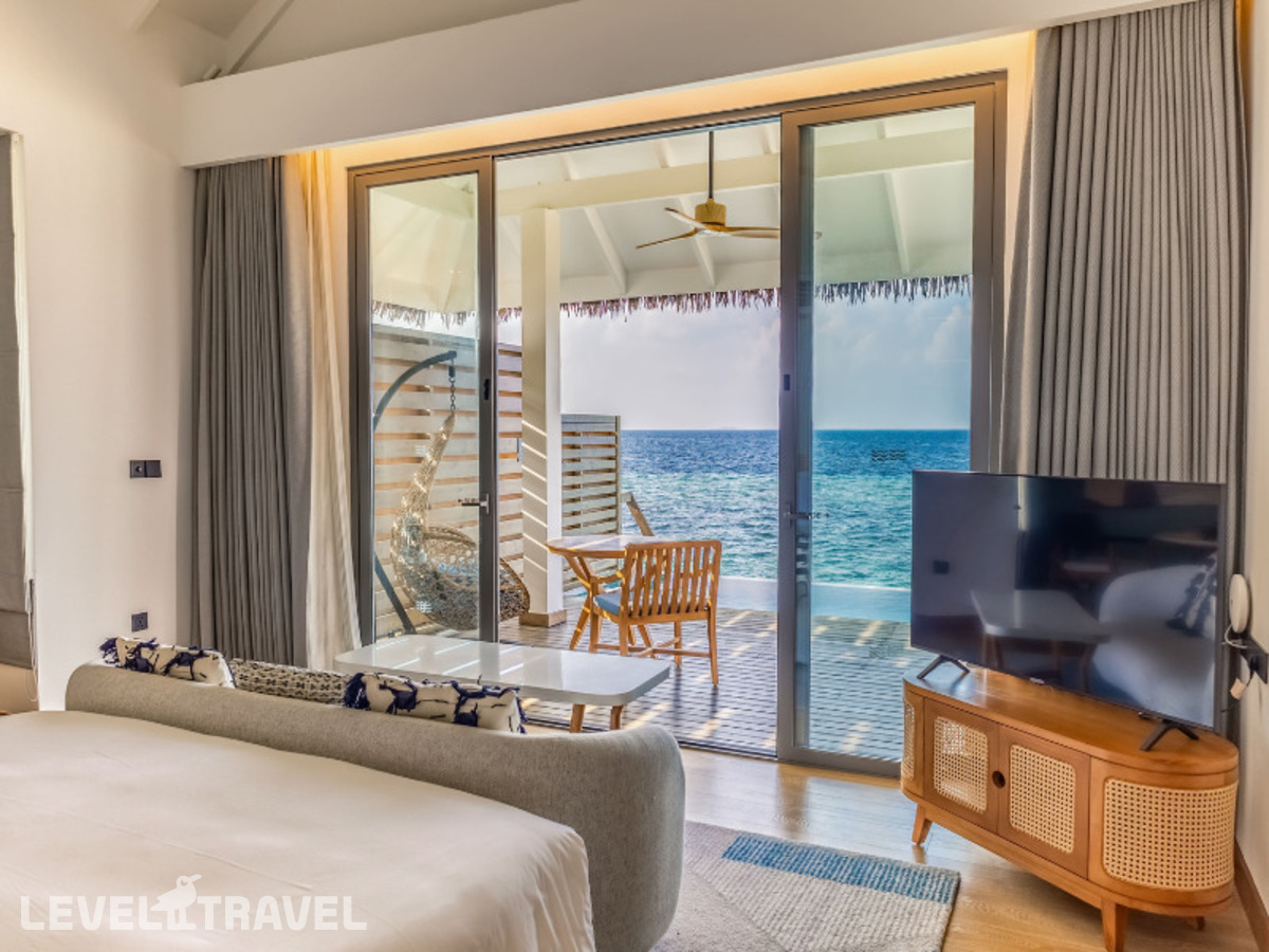 фотографии номера Вилла на воде премиум отеля Dusit D2 Feydhoo Maldives в Мальдивы(Северный Мале Атолл) - фото №1