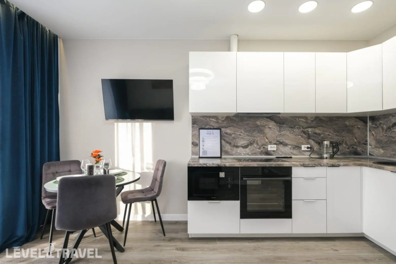 фотографии номера Апартаменты (2 комнаты) отеля Room Hotel (Рум Хотел) На Улице Никитина в Россия(Новосибирск) - фото №9