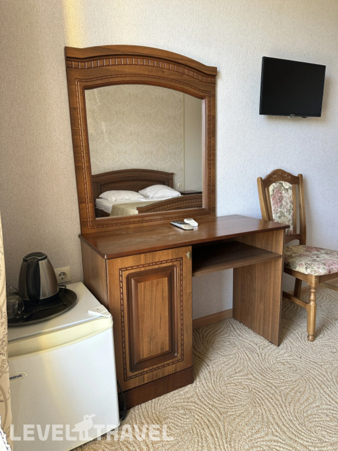 фотографии номера Трёхместный номер Standard с балконом и с видом на горы отеля Guest House У Дедушки Самвела в Абхазия(Алахадзы) - фото №3