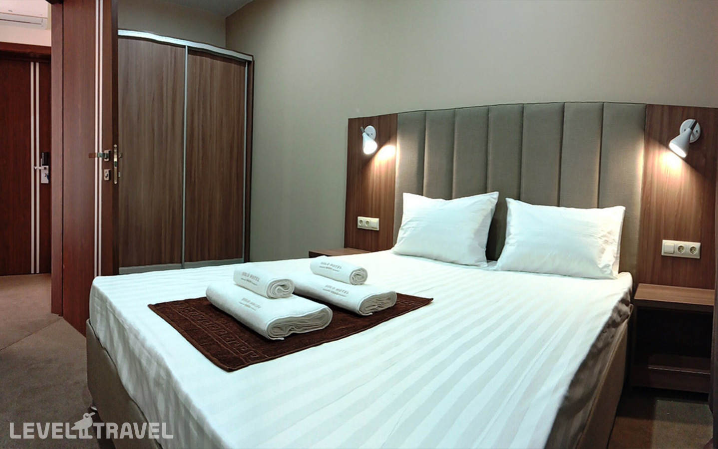 фотографии номера Люкс с балконом и видом на море (2 комнаты) отеля Solo Hotel в Россия(Лермонтово) - фото №4