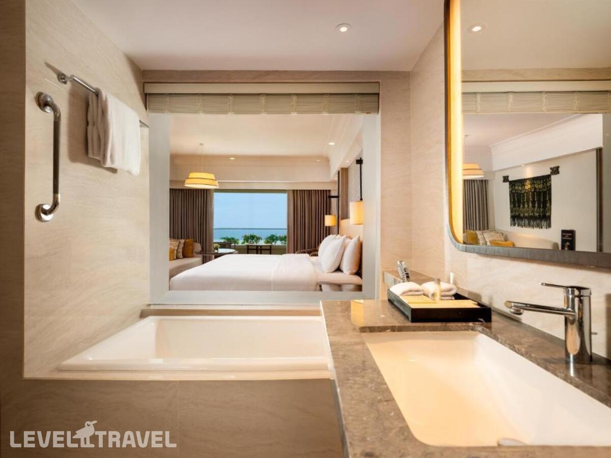 фотографии номера Делюкс с видом на сад отеля Hilton Bali Resort (Ex. Grand Nikko Bali) в Индонезия(Нуса Дуа) - фото №4