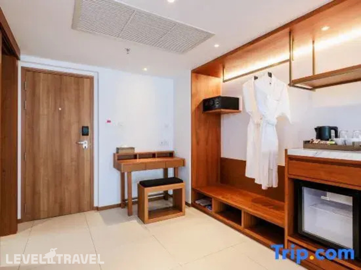 фотографии номера Люкс роскошный отеля Patong Beach Hotel в Таиланд(Патонг Бич) - фото №6