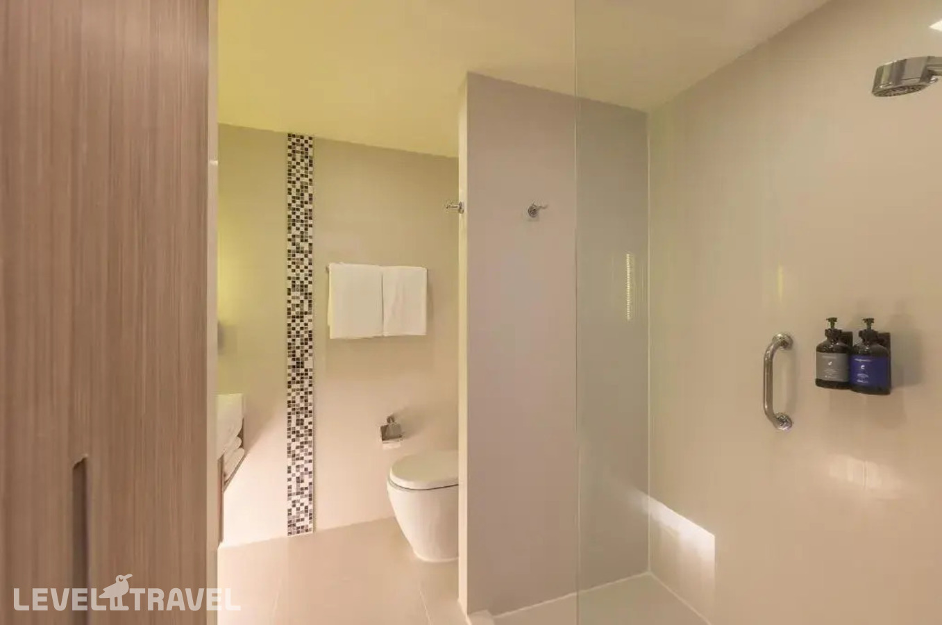фотографии номера Стандартный плюс (две односпальные кровати) отеля Travelodge Pattaya (Ex. Premier Inn Pattaya) в Таиланд(Центральная Паттайя) - фото №5