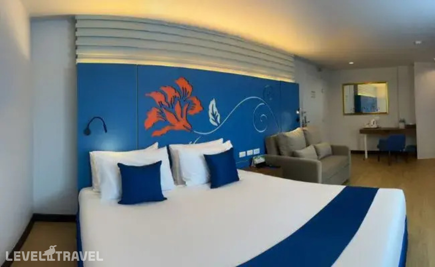 фотографии номера Делюкс премьер отеля Days Inn By Wyndham Patong Beach в Таиланд(Патонг Бич) - фото №7