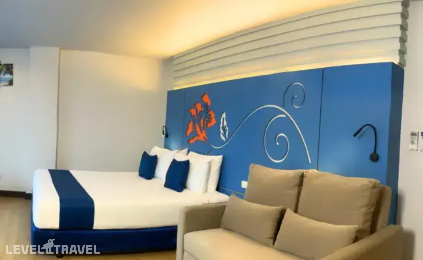 фотографии номера Делюкс премьер отеля Days Inn By Wyndham Patong Beach в Таиланд(Патонг Бич) - фото №2