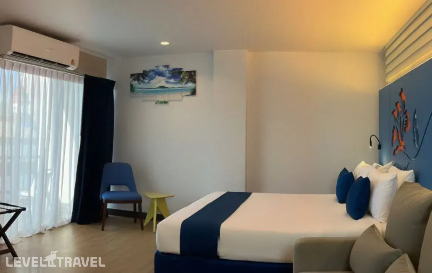 фотографии номера Делюкс премьер отеля Days Inn By Wyndham Patong Beach в Таиланд(Патонг Бич) - фото №3