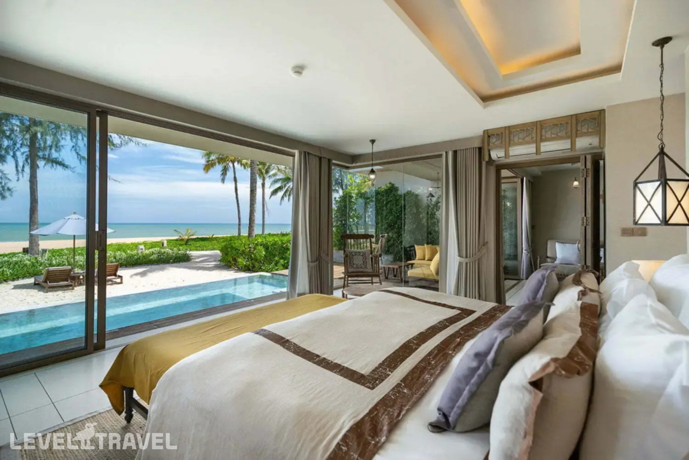 фотографии номера Двухместная вилла Pool Beachfront двуспальная кровать отеля Devasom Khao Lak Beach Resort & Villas в Таиланд(Као Лак) - фото №2